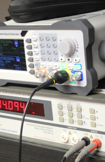 Measurement instruments with leads